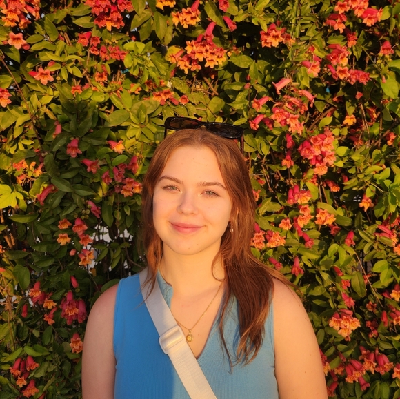 Profile Picture of Jessica Kasperek (@jessiekas300) on Poshmark