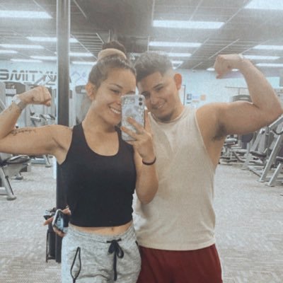 Profile Picture of Laura🌹 (@lauraruby_oxo) on Twitter