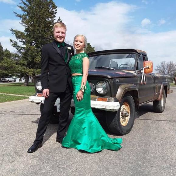 Profile Picture of Chris Moser (@cmoses23) on Poshmark