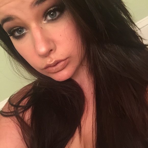 Profile Picture of Katrina Rickenbacker (@krickenbacker) on Poshmark