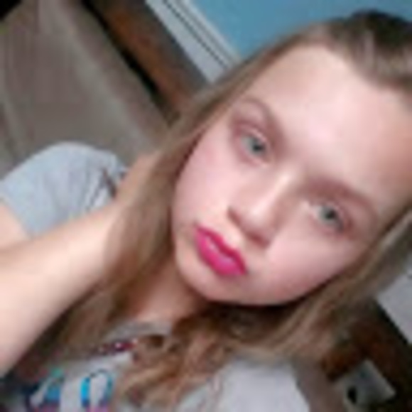 Profile Picture of Rachel Dunkowski (@racheldunkowski) on Poshmark