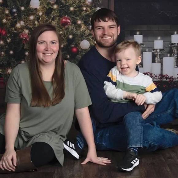 Profile Picture of Leah Glenn (@harmonleah) on Poshmark