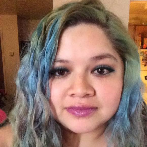 Profile Picture of Karla Wendell (@karlawendell) on Poshmark