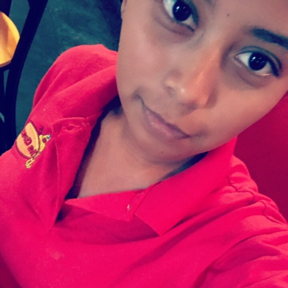 Profile Picture of Mirian Lopez (@mirianlopez181) on Poshmark