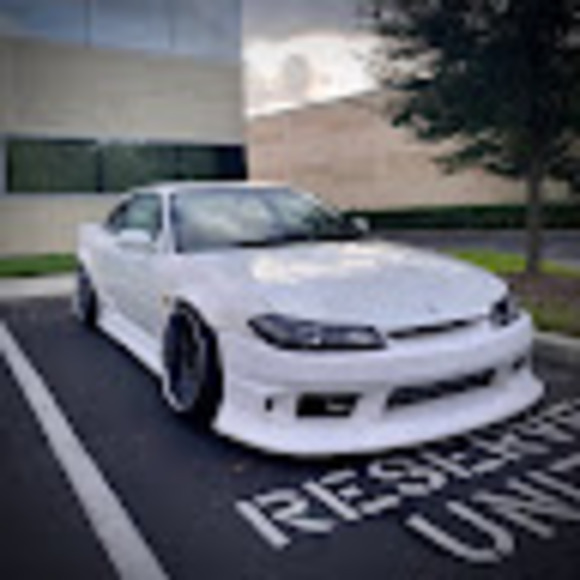 Profile Picture of Carlos Suarez (@_suareez) on Poshmark