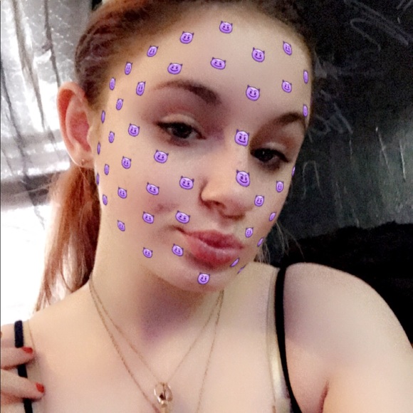 Profile Picture of Ally Lauferswiler (@a_lauferswiler) on Poshmark