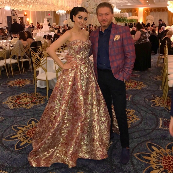 Profile Picture of Aleksandr Mazmanian (@mazmanian) on Poshmark