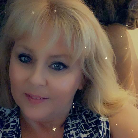 Profile Picture of Leaann Lampe-sawyer (@lilmiss525) on Poshmark