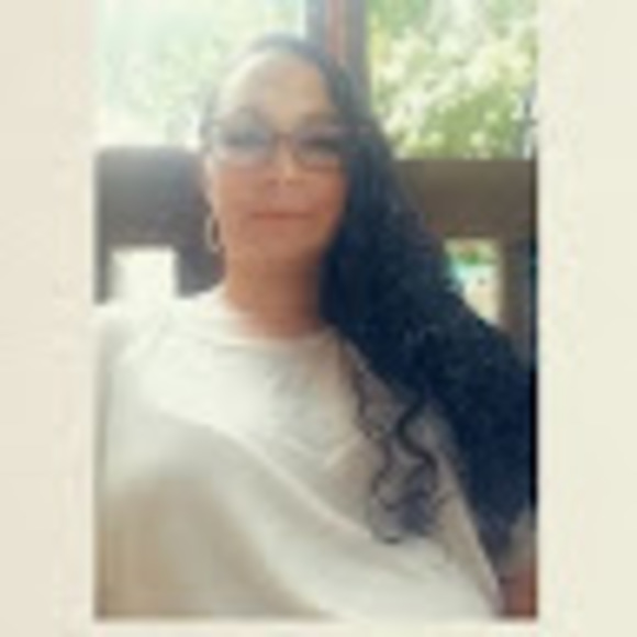 Profile Picture of Jessica Tipple (@jessicakeyser6) on Poshmark