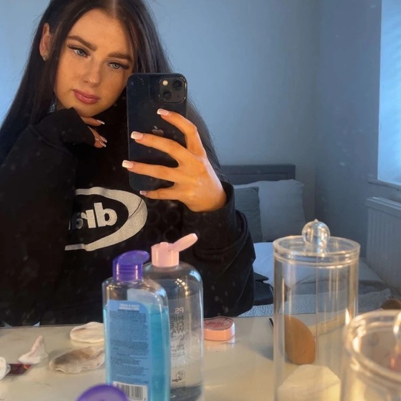 Michelle Viverette - Poshmark Profile Picture of Michelle Viverette (@michelleviveret) on Poshmark