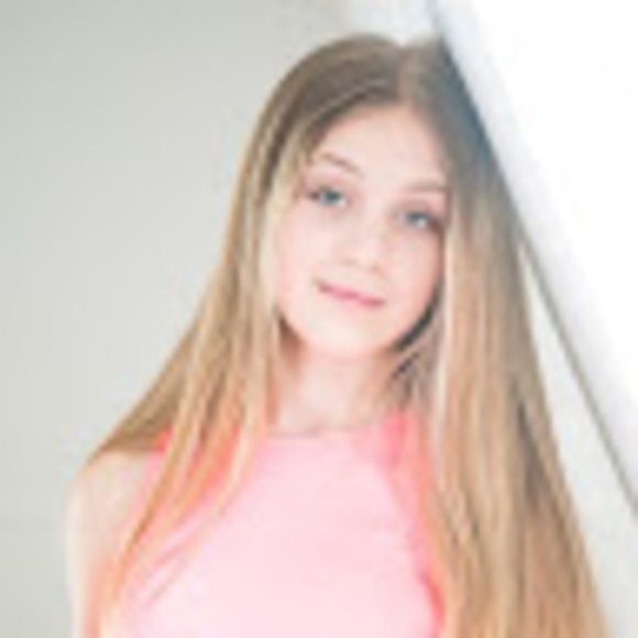 Profile Picture of Jordyn Kellerman (@jordynkellerman) on Poshmark