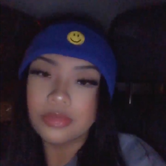 Profile Picture of Kendra Yang (@kkenndrra) on Poshmark