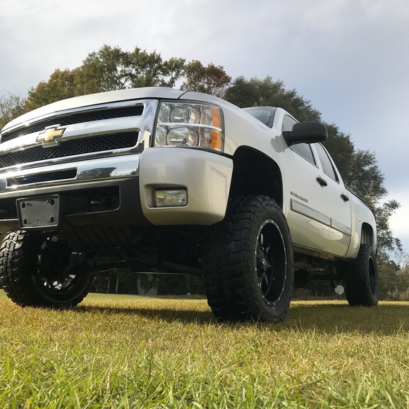 Profile Picture of Bryce Henning (@bryce_hen) on Poshmark