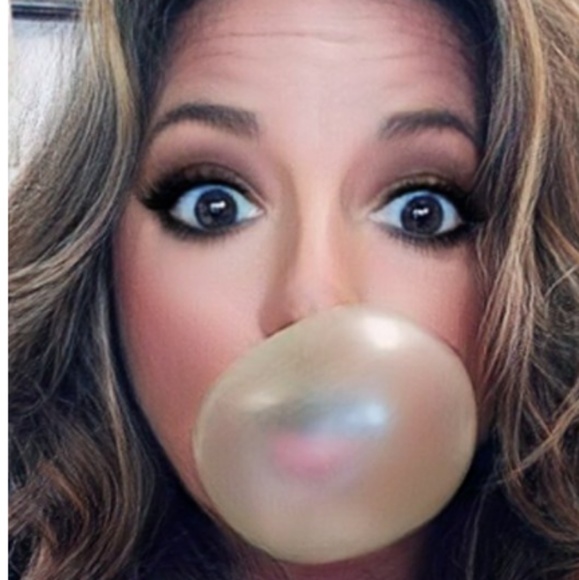 Profile Picture of Deborah Yokley (@yokley900) on Poshmark