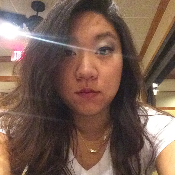 Profile Picture of Amy Wacker (@anyjo_512) on Poshmark