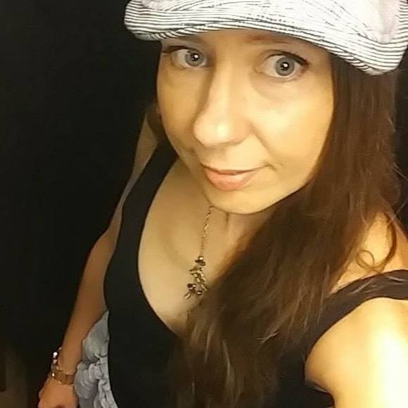 Profile Picture of Crystal Marcotte (@crystalmarcotte) on Poshmark