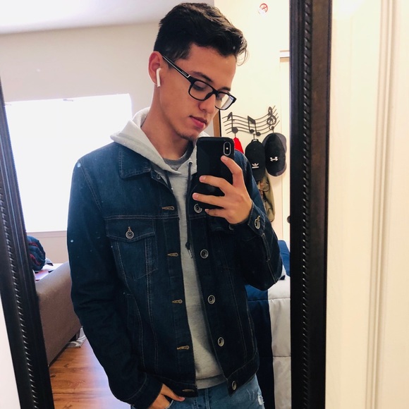 Profile Picture of Luis Ruvalcaba (@mario19141) on Poshmark