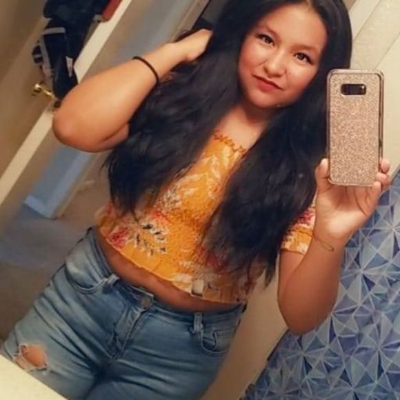 Profile Picture of Lidia Rojas (@shiihuahua_012) on Poshmark