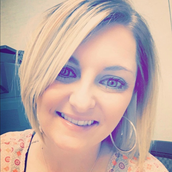 Profile Picture of Mattea Mccutchen (@mattea86) on Poshmark