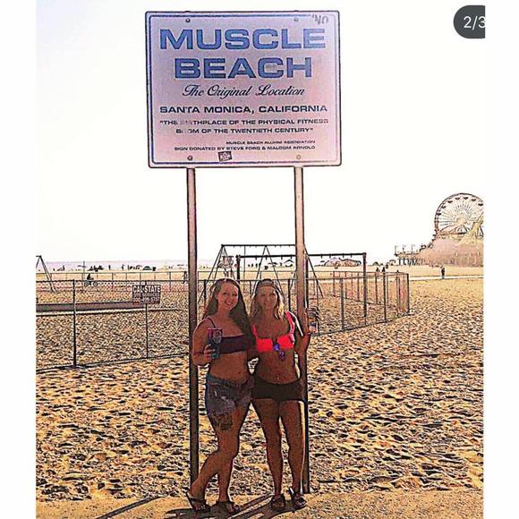 Profile Picture of Tamara Jean (@tamarajean176) on Poshmark