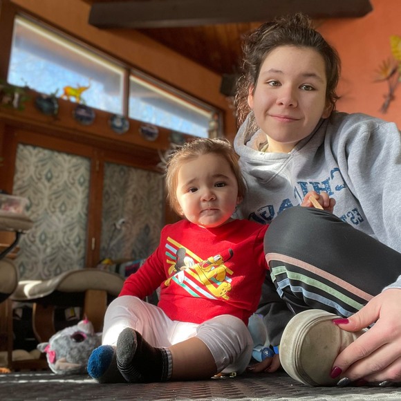 Profile Picture of Rosalyn Calaio (@rozzy121) on Poshmark