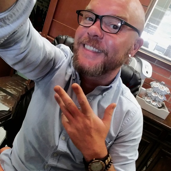 Profile Picture of Ray Corley (@r_corley) on Poshmark