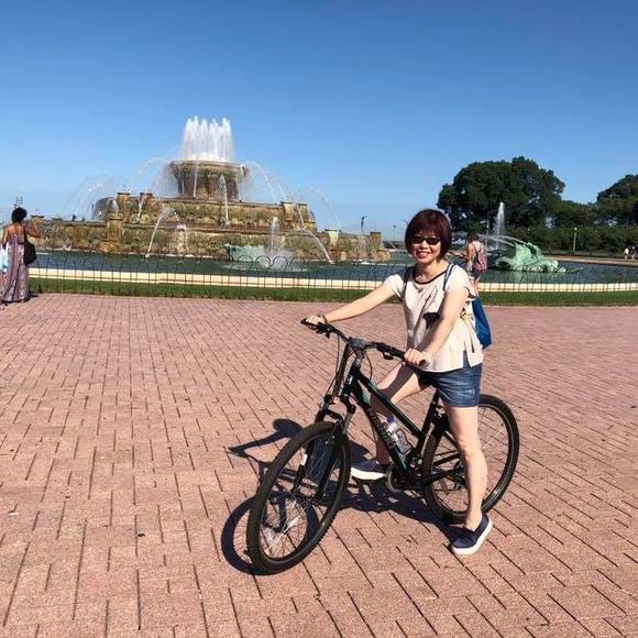 Profile Picture of Tina Liu (@tinaliu627) on Poshmark