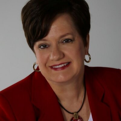 Profile Picture of Lori Riggs (@lgstr) on Twitter