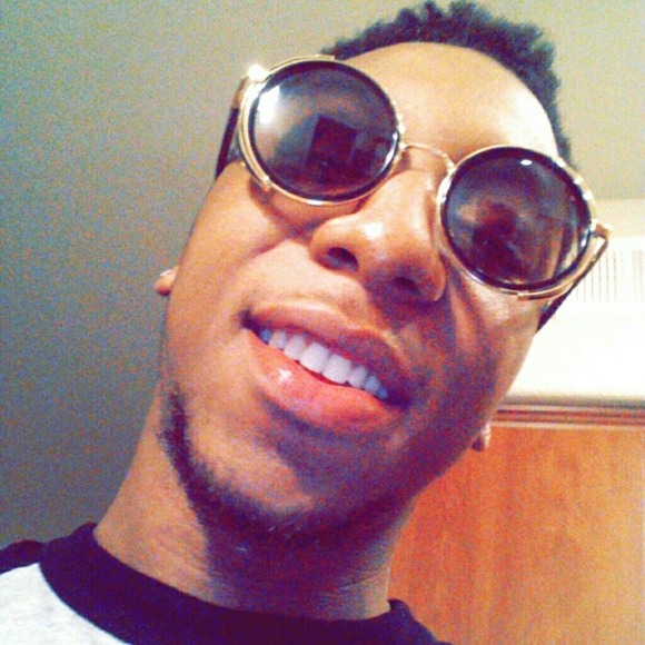 Profile Picture of Clemence Ahiable (@clem_91) on Poshmark