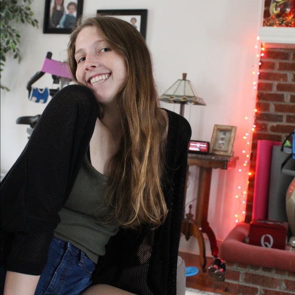 Profile Picture of Darby Quinn (@darbyq) on Poshmark