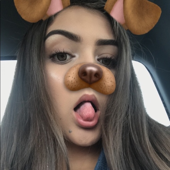 Profile Picture of Yazmin Sanchez (@yazminxsanchez) on Poshmark