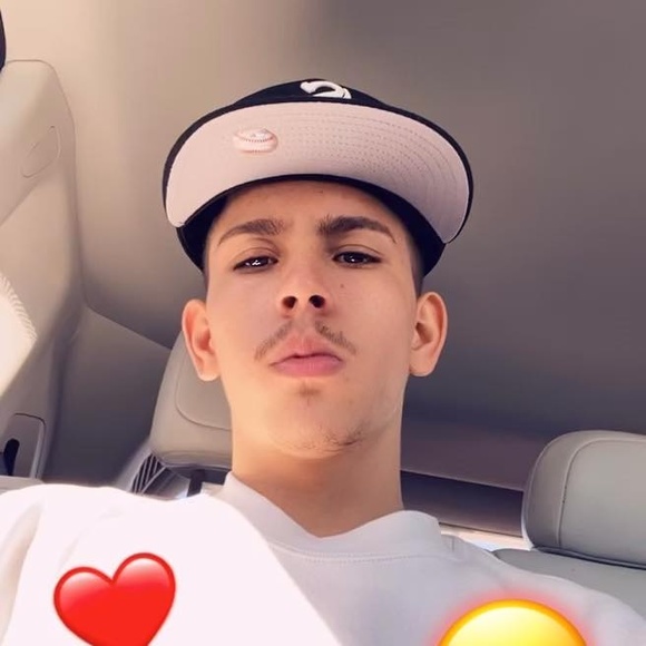 Profile Picture of Wilson Rivera (@ybnwo) on Poshmark