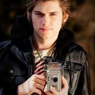 Profile Picture of Derek Battle (@wderekkp) on Twitter