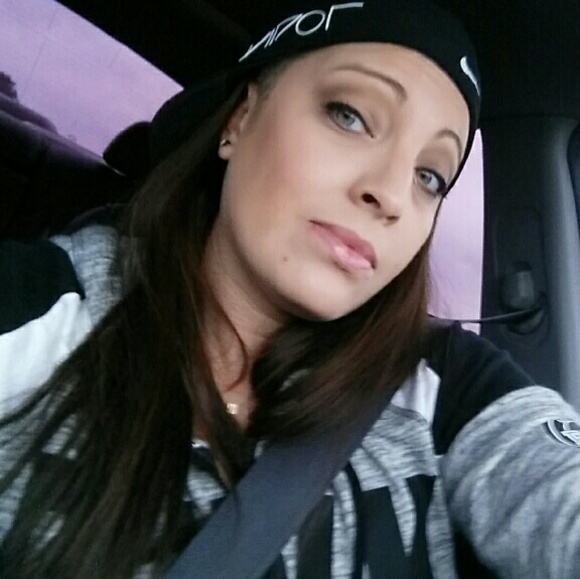 Profile Picture of Michele Ramirez (@mshelly777) on Poshmark