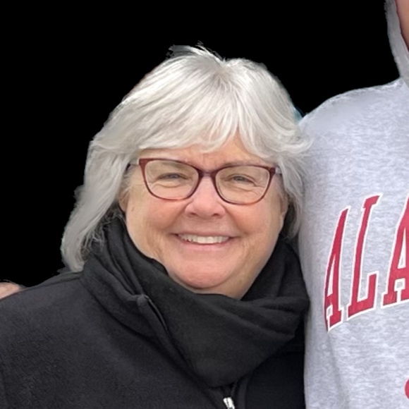 Profile Picture of Debbie Baer (@capesplit2) on Poshmark