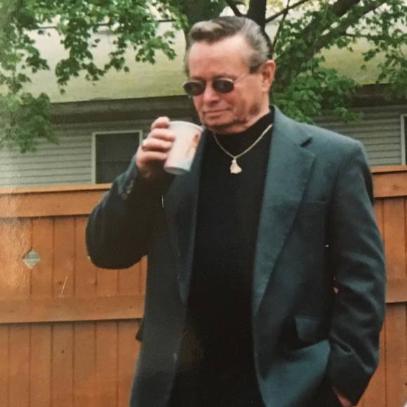 Profile Picture of David Dinapoli (@daviddinapoli) on Poshmark