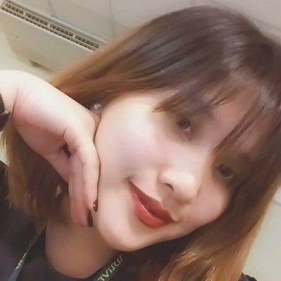 Profile Picture of Apple ♥ (@ShaaaaaMiranda) on Twitter