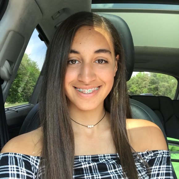 Profile Picture of Hailey Fouche (@hailstorm2000) on Poshmark