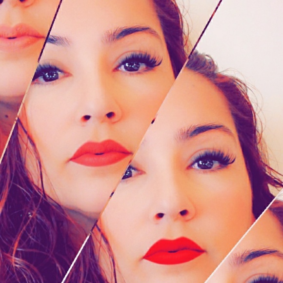 Profile Picture of Elizabeth Derieux (@ederieux) on Poshmark