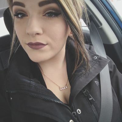 Profile Picture of Jessica Rose Lambe (@JRLambe) on Twitter