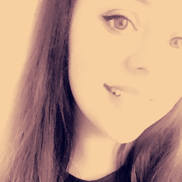 Profile Picture of Michille Werline (@wmichille) on Poshmark