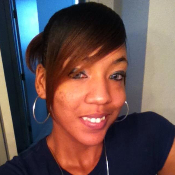 Profile Picture of Denise Calvert (@deniseecalvert) on Poshmark