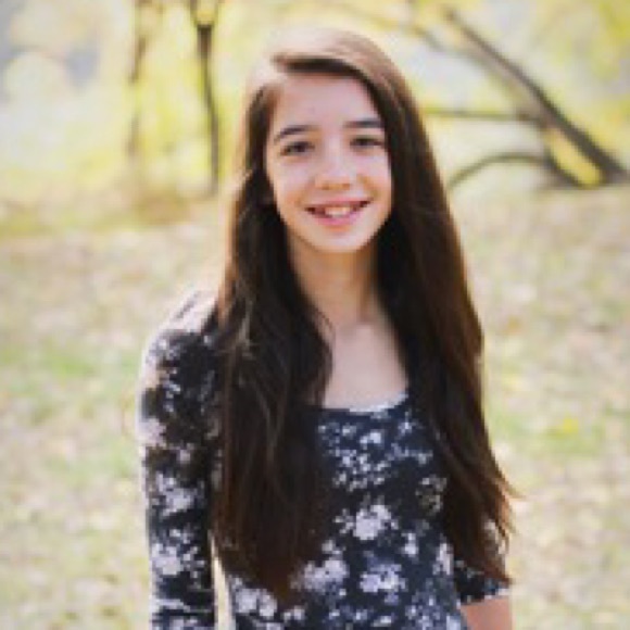 Profile Picture of Lillian Hayes (@lilhayes) on Poshmark