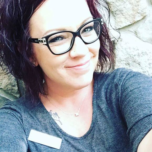 Robynn Howell - Poshmark Profile Picture of Robynn Howell (@robynnbailey) on Poshmark