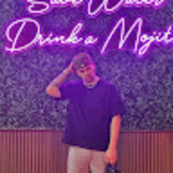 Profile Picture of Leo Manzano (@manzanoleo68) on Poshmark