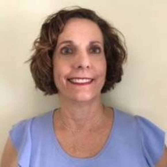 Profile Picture of Arlene Detone (@arlenedetone) on Poshmark