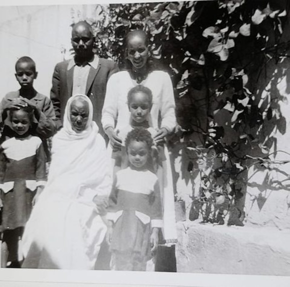 Profile Picture of Aster Ghebregziabher (@asterelen) on Poshmark