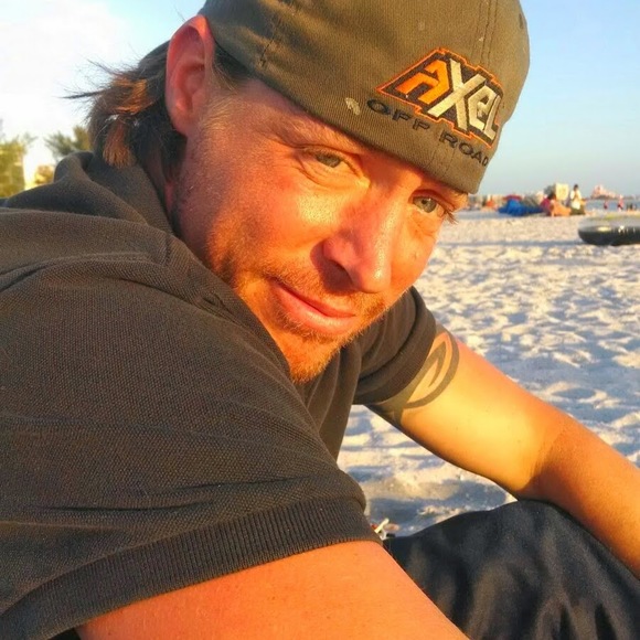 Profile Picture of Richard Singleton (@bucky1215) on Poshmark