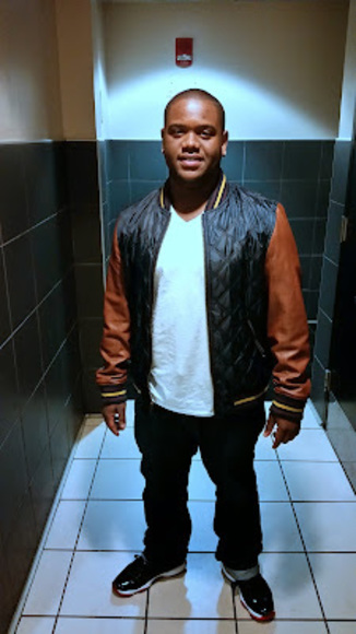 Profile Picture of Emmanuel Jean (@manny14037) on Poshmark