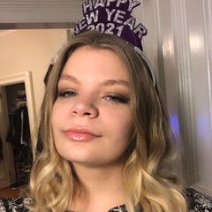 Profile Picture of Christine Bartkow181 (@@chrissiebee) on Tiktok